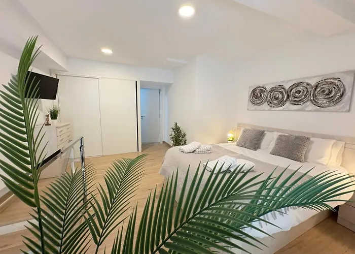 Duplex Huelin Ii & مالقة